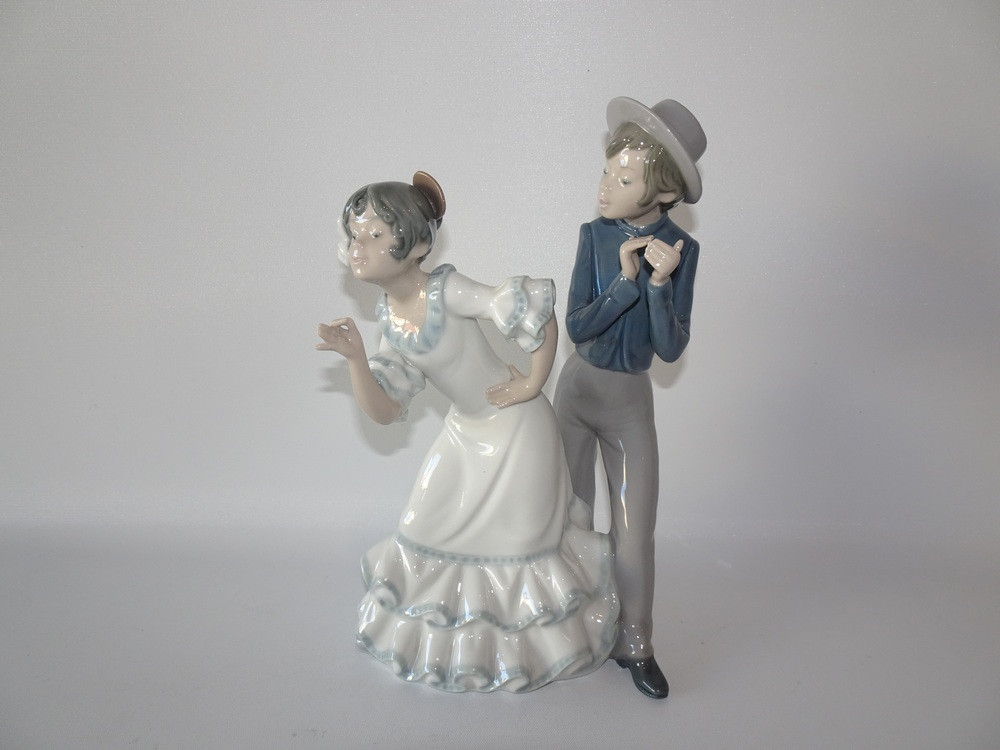 Nao by Lladro 1992 Flamenco Dancing Figurine by Jose Roig – 27cm