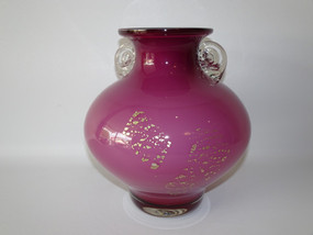 Stunning Kamei Osaka Japanese hand blown art glass vase cased with gold foil in beautiful colouring.