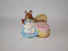 Beswick Beatrix Potter BP3B Hunca Munca from The Tale of Two Bad Mice