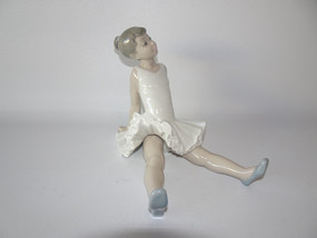 Vintage Nao by Lladro ballerina porcelain figurine, 14cm x 18cm