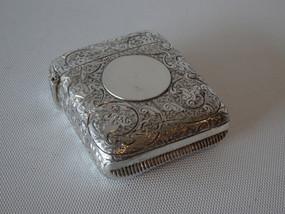 Ornate 1894 Birmingham Deakin & Francis sterling silver vesta case with engraved scrollwork