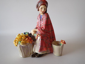 Royal Doulton Bonnie Lassie figurine HN1626 Leslie Harradine