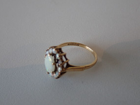 Vintage 9ct gold Australian white opal daisy cluster ring London 1987 hallmarked