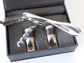 Vintage L'Atelier du Vin France corkscrew and bottle stopper set in original presentation box