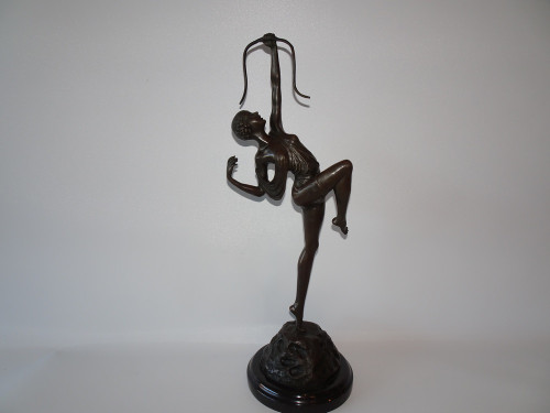 Captivating bronze after Pierre Le Faguays (1892-1962)- Tireusea l'are (archery shooter) on marble base and signed