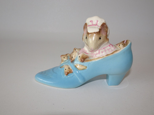 Beswick Beatrix Potter BP3a The Old Woman Who Lived in a Shoe