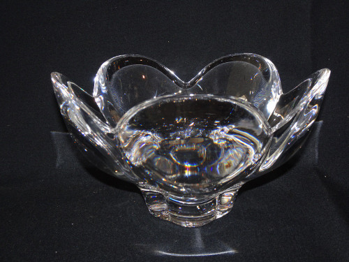 Experience timeless elegance with the exquisite Orrefors crystal bowl petal flower bowl.