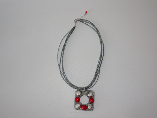 Giulia Red – handcrafted Murano glass necklace with red and silver square pendant.