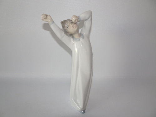 Lladro 4870 Stretching Boy porcelain figurine by Fulgencio Garcia 1974–2000 22 cm