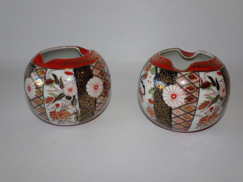 Rare pair of Saji, Japan Imari handpainted ashtrays circa 1940s.