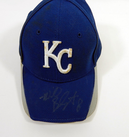 2009-10 Kansas City Royals Willie Bloomquist #8 Game Used Sign Blue Hat BP SM 15