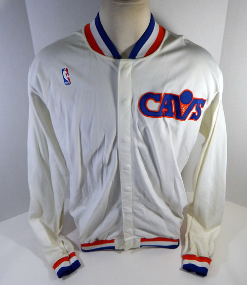 1990-91 Cleveland Cavaliers Chucky Brown #52 Game Issued White Warm Up Jacket 6