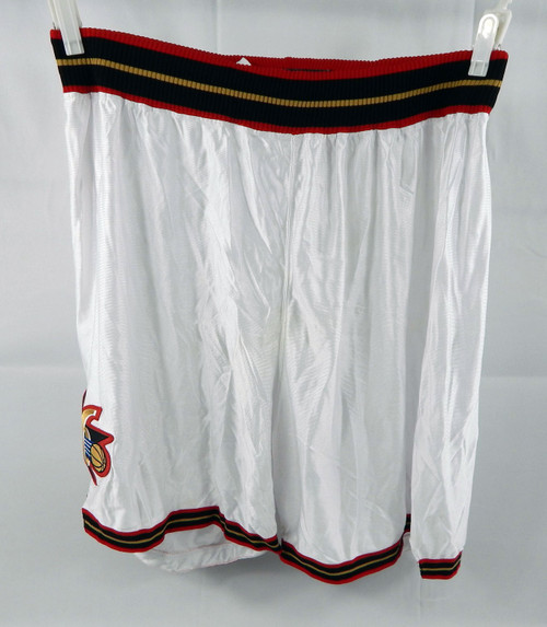 2002-06 Phialdephia 76ers Game Issued White Shorts 44 973