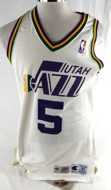 1995-96 Utah Jazz Andy Toolson #5 Game Issued White Jersey 44 796