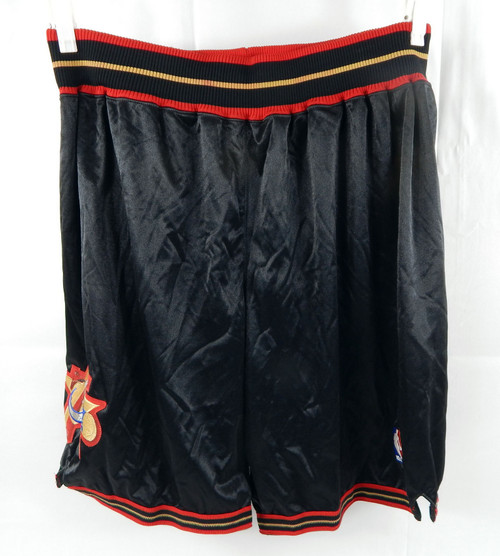 2006-09 Philadelphia 76ers Game Issued Black Shorts 44 875