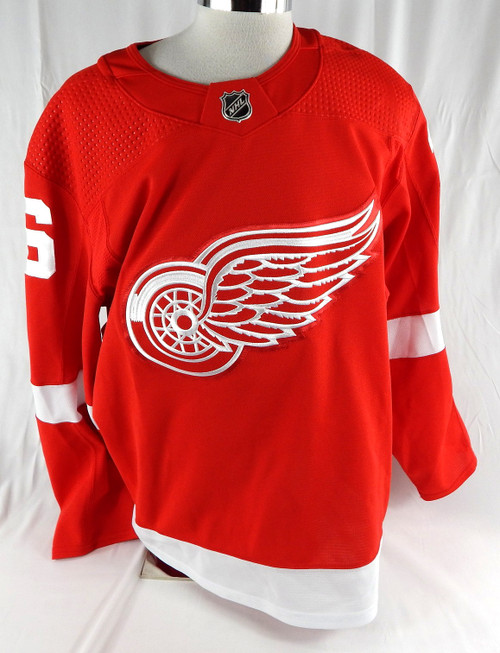 2018-19 Detroit Red Wings Riley Barber #26 Game Issued Red Jersey 56 160