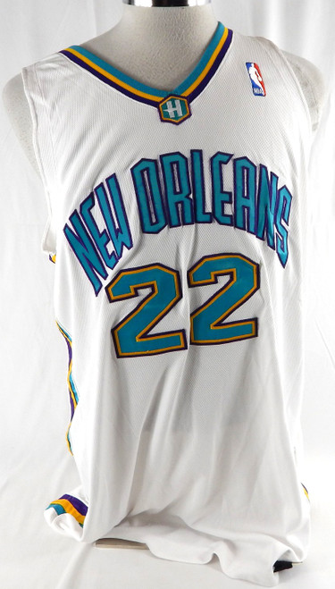 2002-03 New Orleans Hornets #22 Game Issued White Jersey 50 369