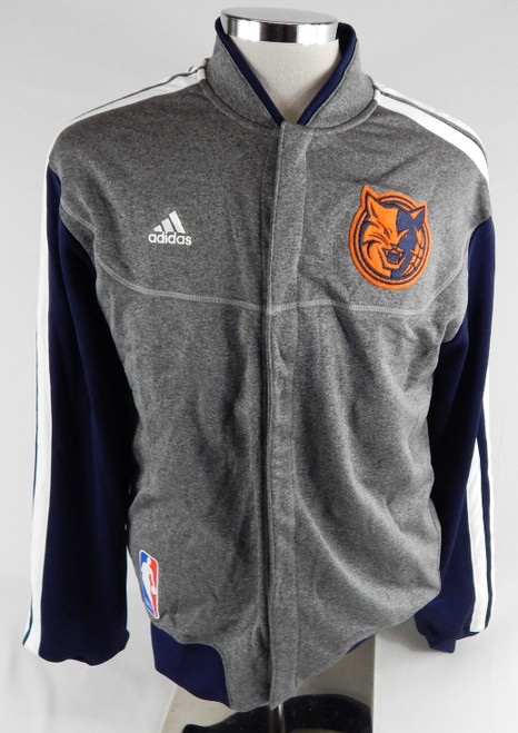 2012-13 Charlotte Bobcats Jannero Pargo #5 Game Used Grey Warm Up Jacket M 029