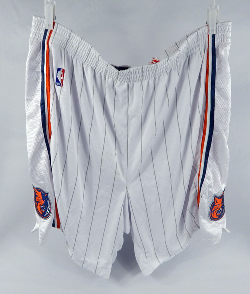 2006-10 Charlotte Bobcats Game Issued White Basketball Shorts Size 54 86
