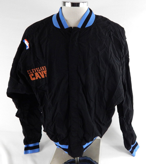 1996-97 Cleveland Cavaliers Reggie Geary #2 Game Used Black Warm Up Jacket 50 8