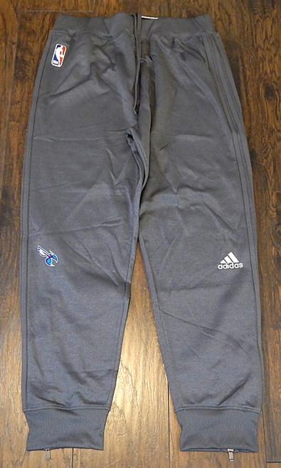Charlotte Hornets Adidas Climawarm Team Issued Sweatpants Gray XL +2"