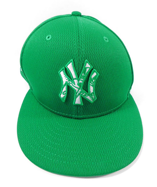 Aroldis Chapman Yankees Green St. Pattys Day Cap GU 2021 Spring Training COA