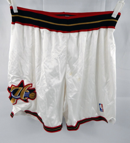 2002-06 Phialdephia 76ers Game Issued White Shorts 42 DP96009