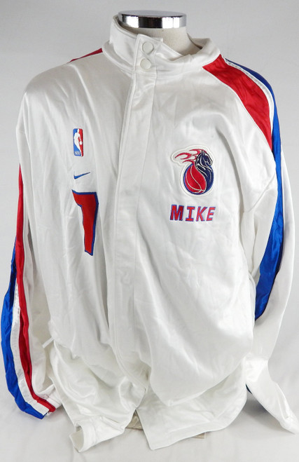 2003-04 Detroit Pistons Mike James #7 Game Used White Warmup Jacket 2XL 042