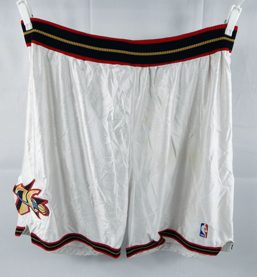 2002-06 Phialdephia 76ers #8 Game Used White Shorts 46 DP95997