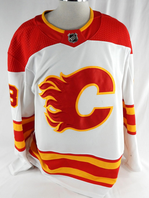 2021-22 Calgary Flames Dennis Gilbert #48 Game Used White Jersey Set 1 58 746