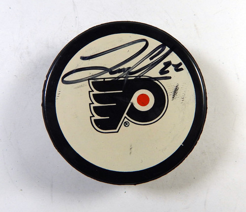 Luke Schenn #22 Signed Philadelphia Flyers Hockey Puck Auto 308