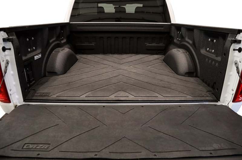 Deezee 19-23 Chevrolet Silverado Heavyweight Bed Mat - Custom Fit 6 1/2Ft Bed (X Pattern) - DZ 77020