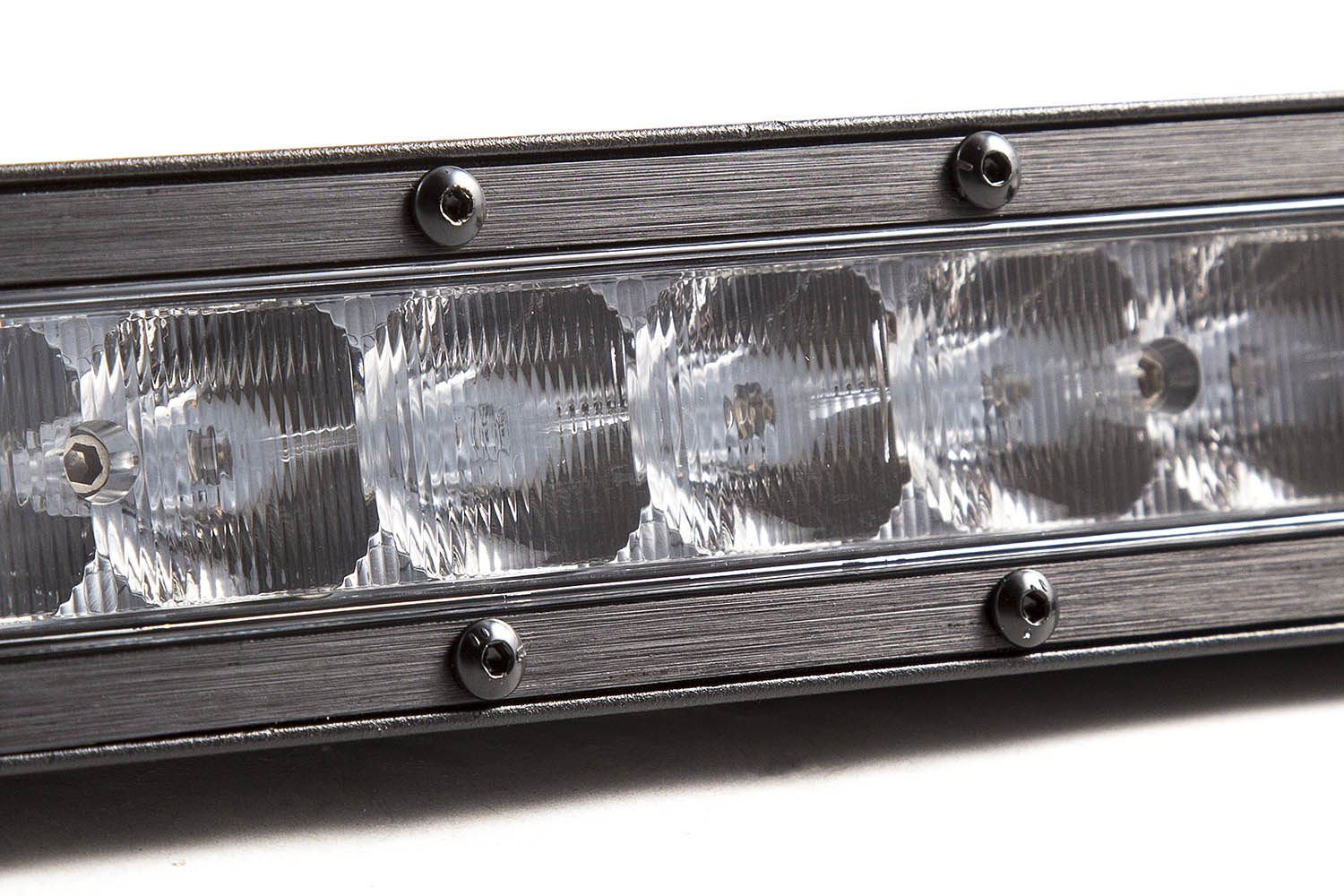 Light bar featuring advanced TIR optics for high efficiency and focus. - DD5018