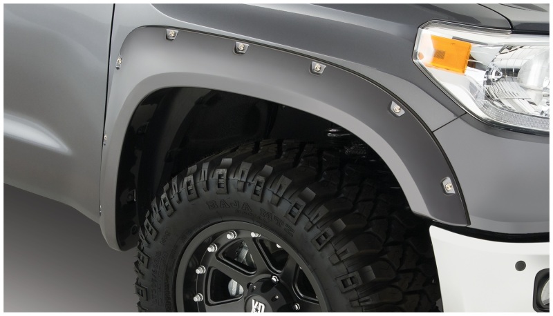 Bushwacker 14-18 Toyota Tundra Fleetside Pocket Style Flares 4pc 66.7/78.7/97.6in Bed - Black - 30918-02