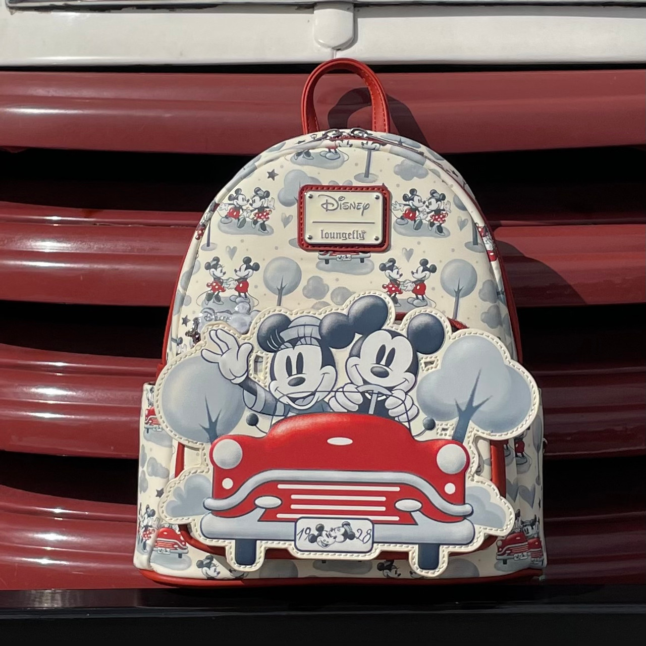 Disney mini sales loungefly backpack