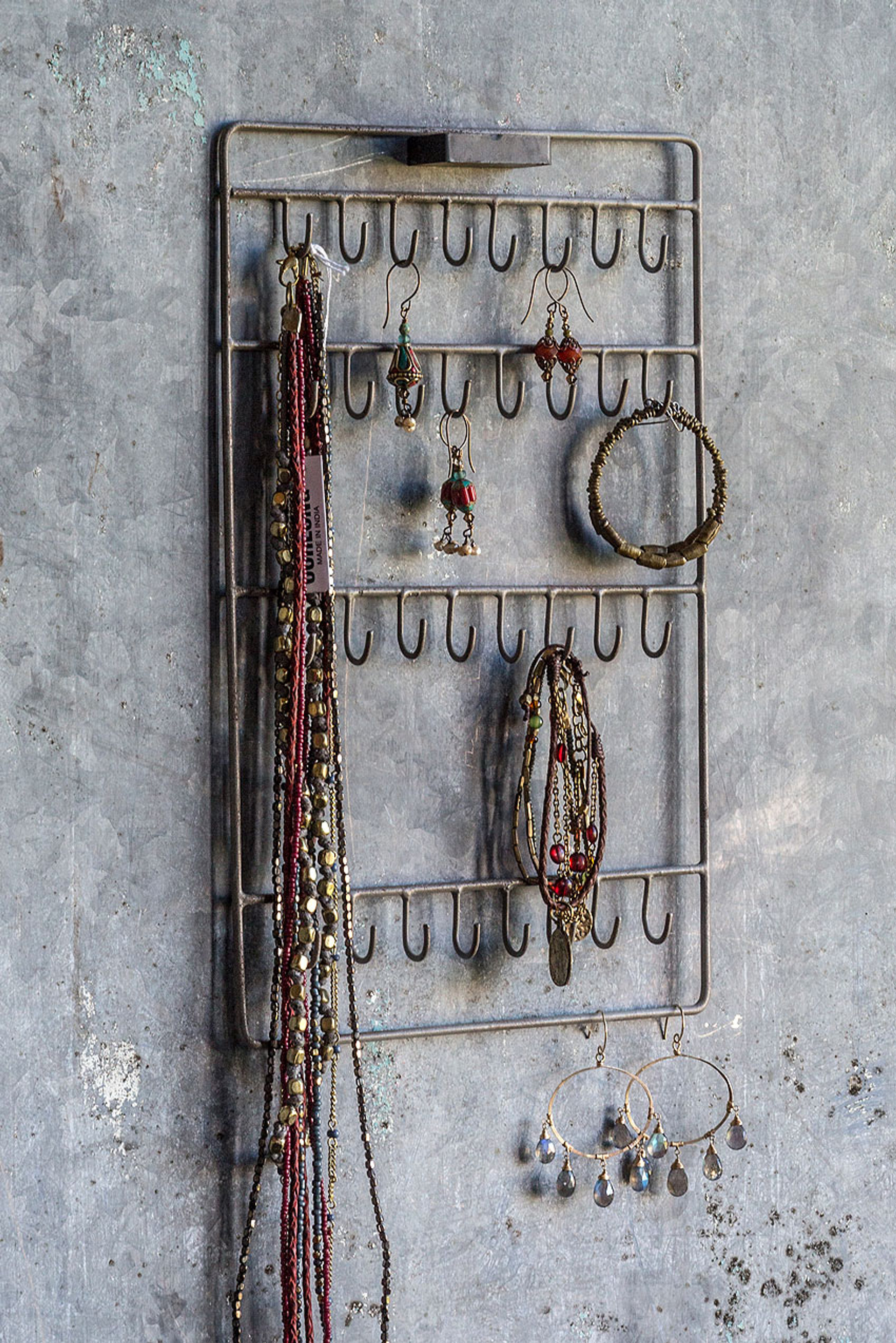 Wire Jewelry Hook - Mothology.com