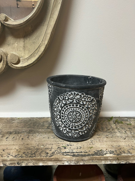 CEMENT CARVING PLANTER IN BLACK