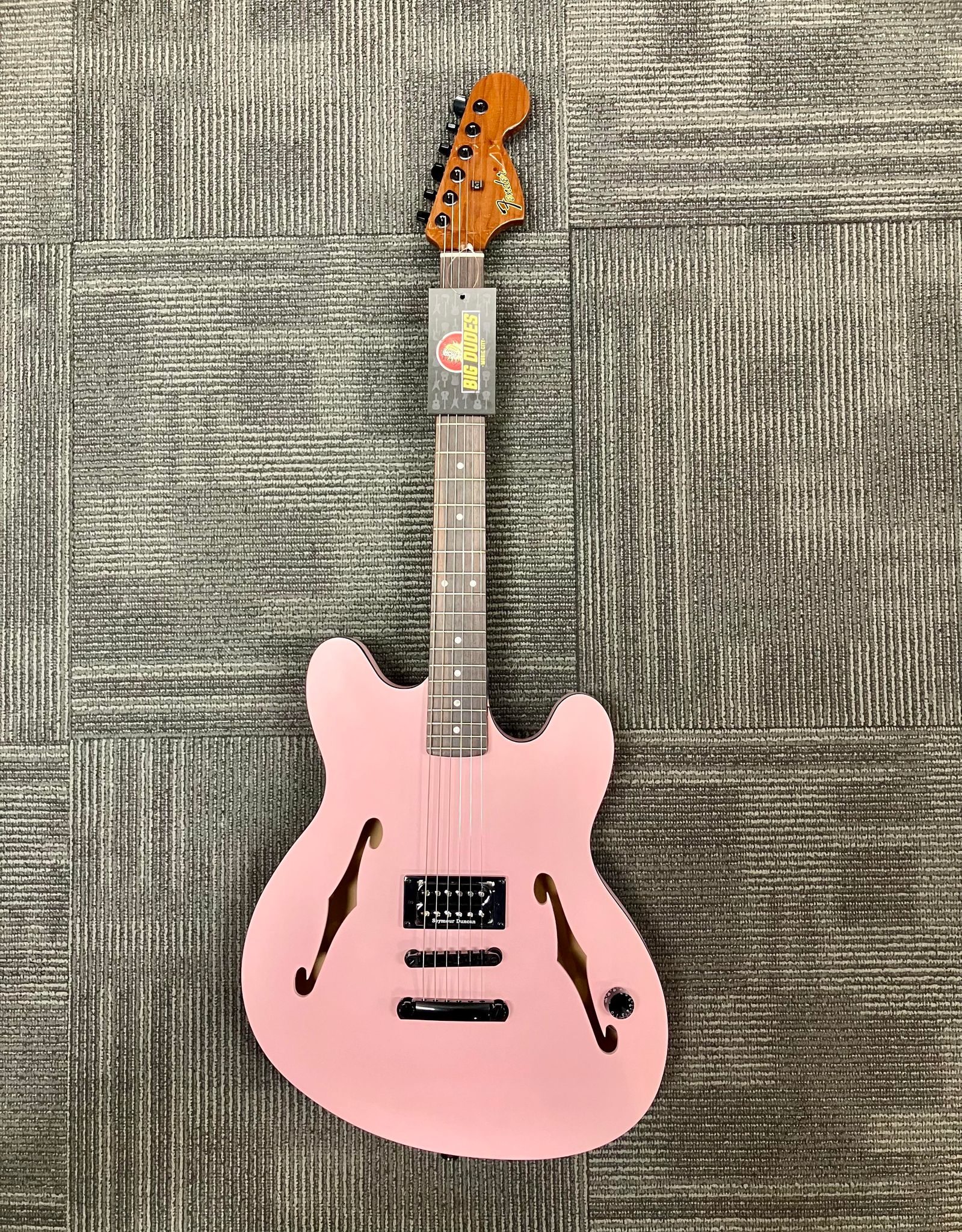 Tom Delonge Starcaster Satin Shell Pink