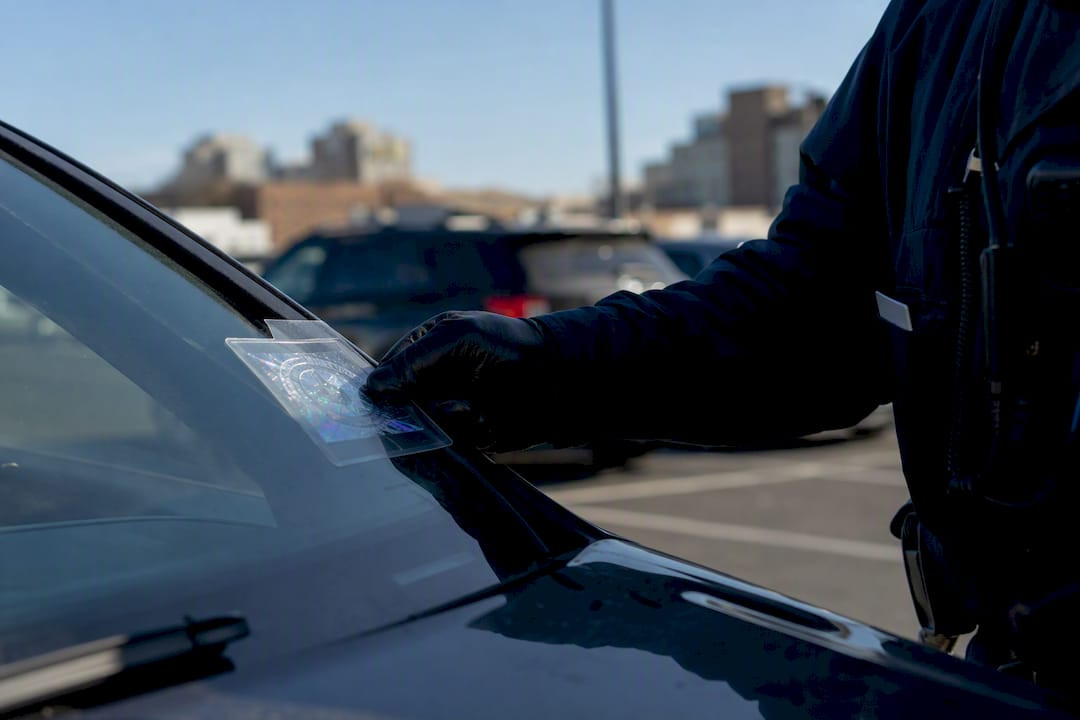 Fake Parking Permit Detection: A Field Guide for Officers