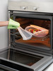 The silicone steam case is also suited for the oven. 