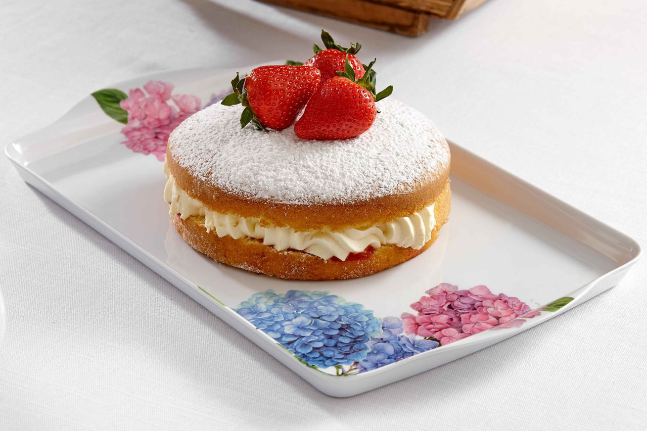 Serve your favorite treats! 