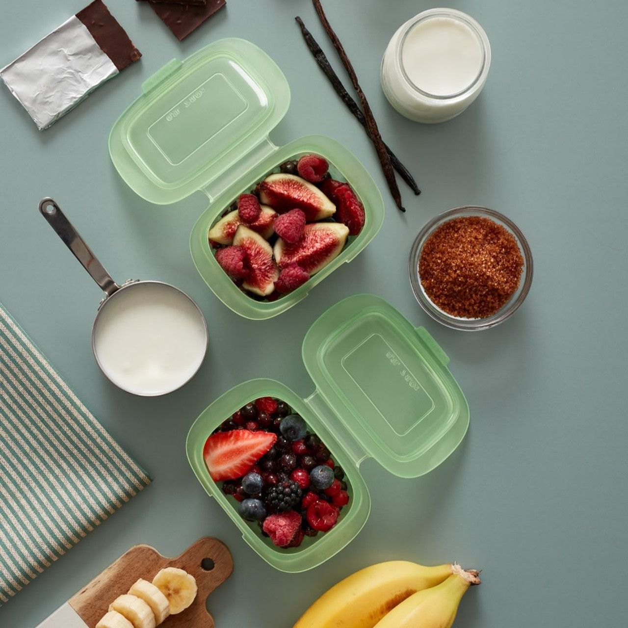 Meal Prep ahead of time and store in the Silicone box