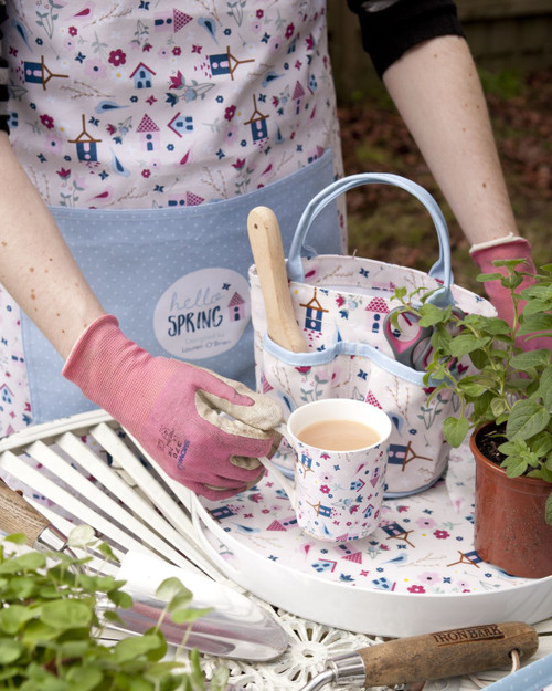 Serve tea in the garden