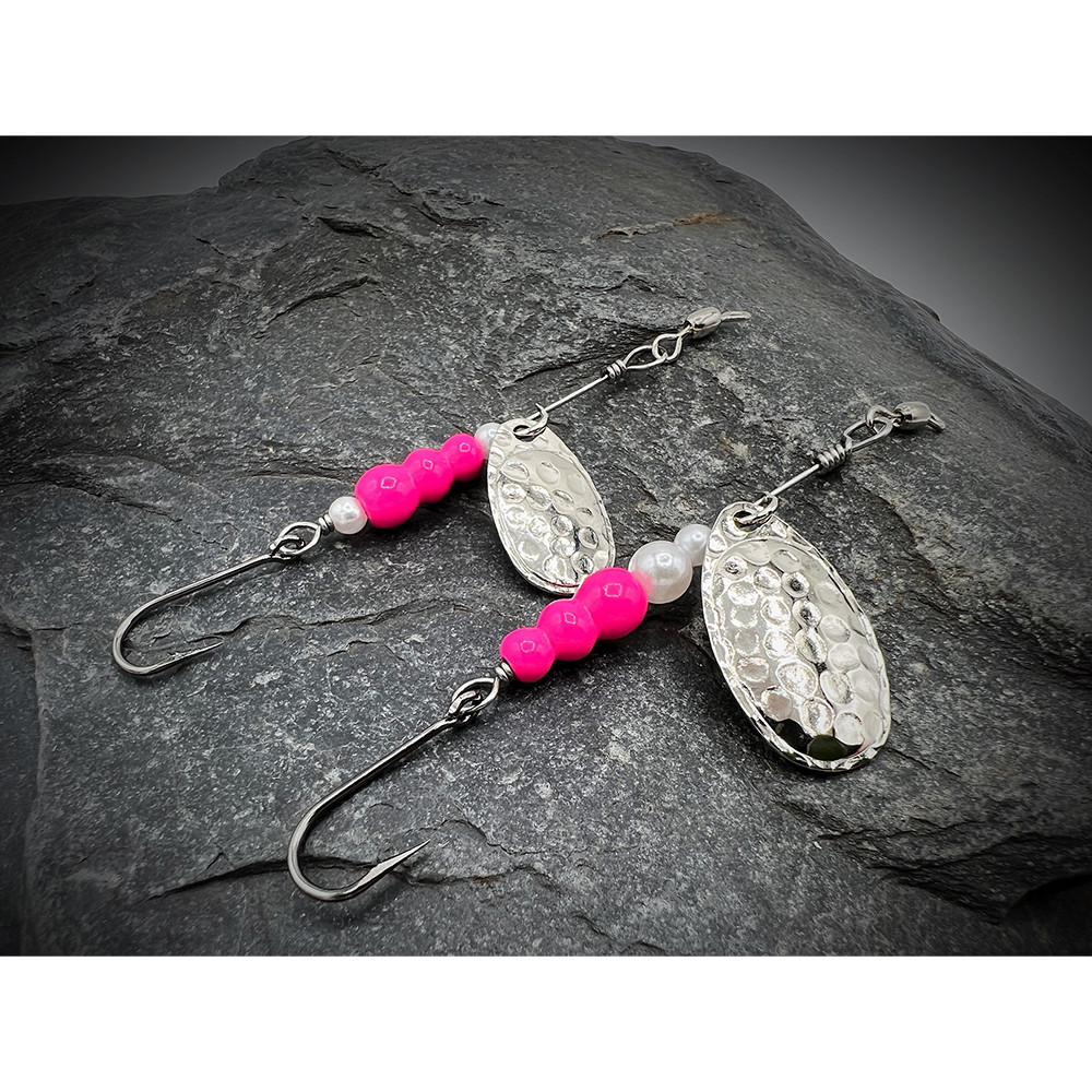 antique fishing lure spinner single hook deer hair metal body Wordens S208-bl Rooster Tail In-Line 2 1/4" 1/8 oz many times when nothing else will work Trout Whisperer Spinner Lure