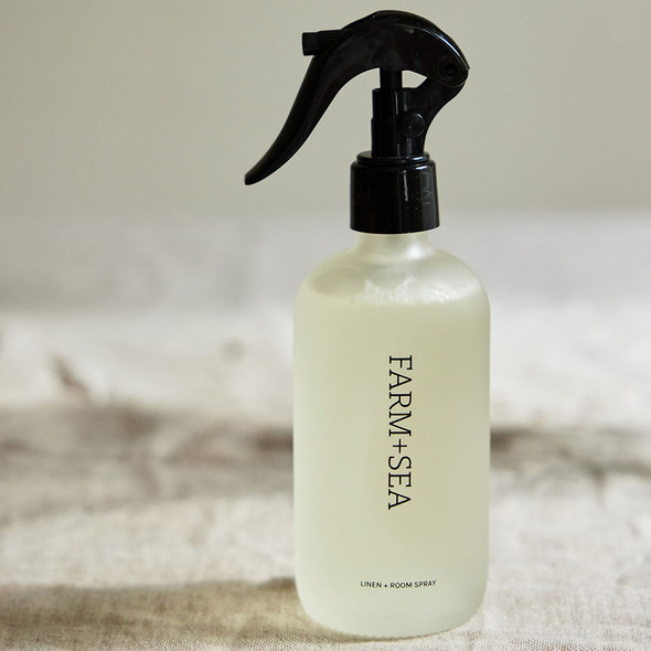 8 oz. Glass Spray Bottle - 4012