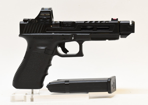 GLOCK 17 CUSTOM PRE OWNED (1134060)