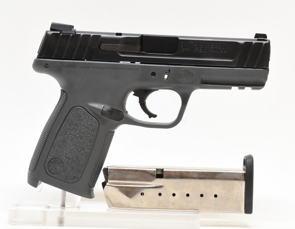 SMITH & WESSON SD40 PRE OWNED (1136850)