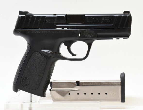 SMITH & WESSON SD40 PRE OWNED (1138082)