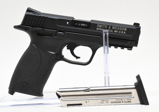 SMITH & WESSON M&P22 PRE OWNED (1133587)