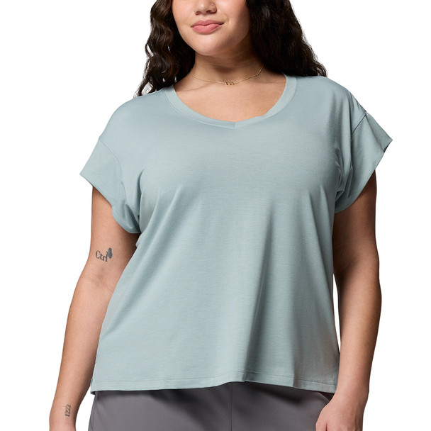Columbia Women's Daniela Falls V-Neck Short Sleeve T-Shirt - Plus Size